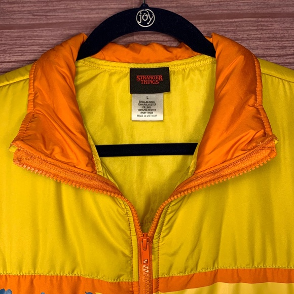 Stranger Things 80's Retro Puffer Vest Size L - Picture 5 of 9